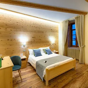Antica Residenza Centro Storico 2*, Tirano Italy